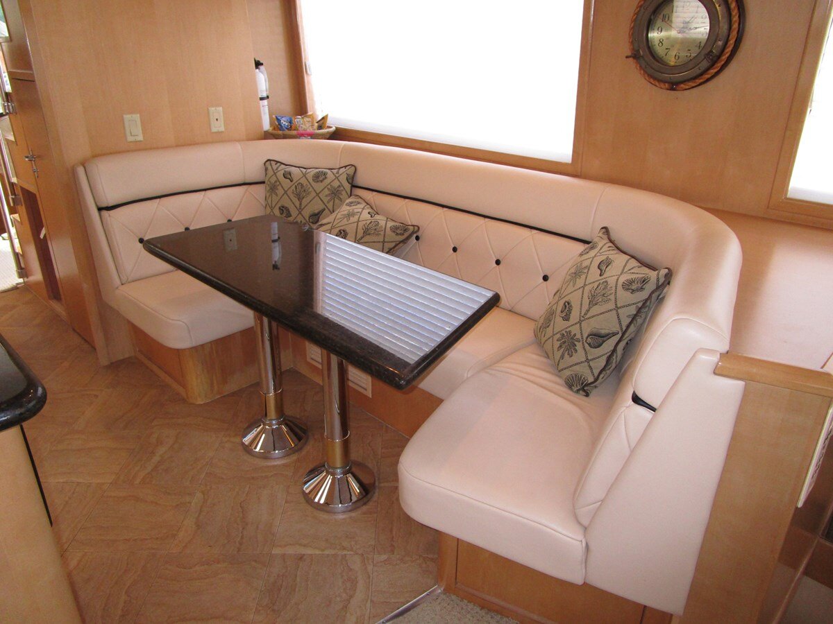 1998-hatteras-74-c9e6f4