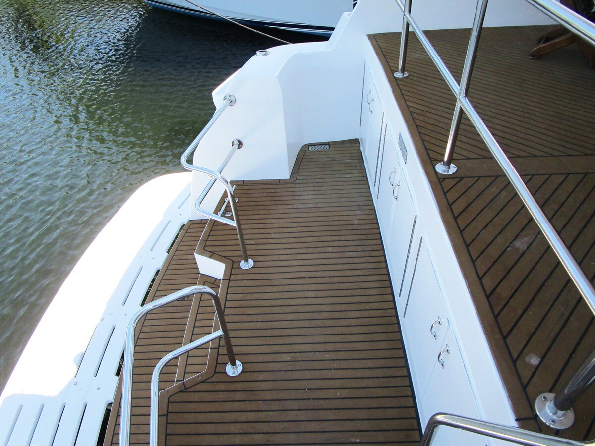 1998-hatteras-74-c9e6f4