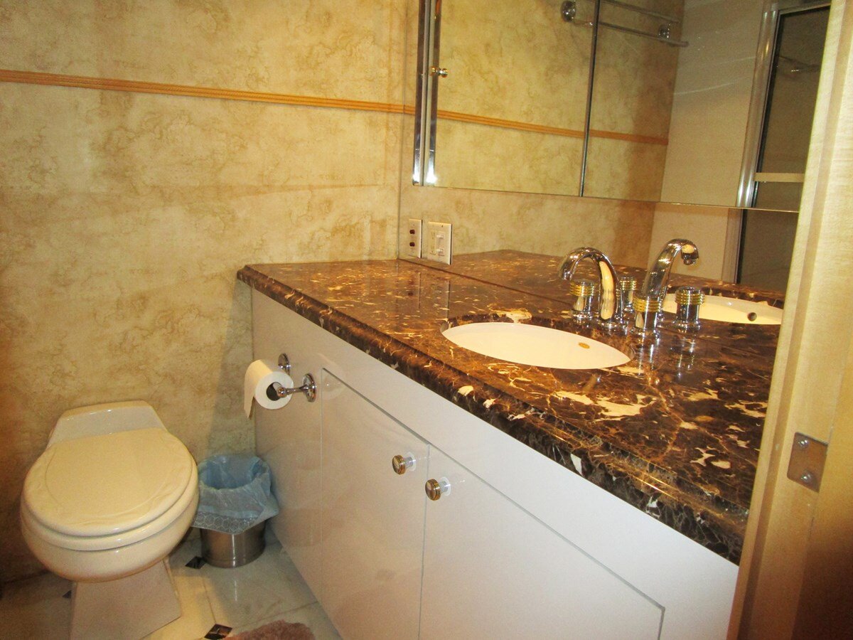 1998-hatteras-74-c9e6f4