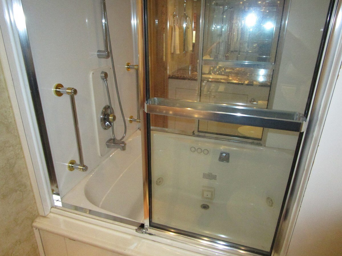 1998-hatteras-74-c9e6f4