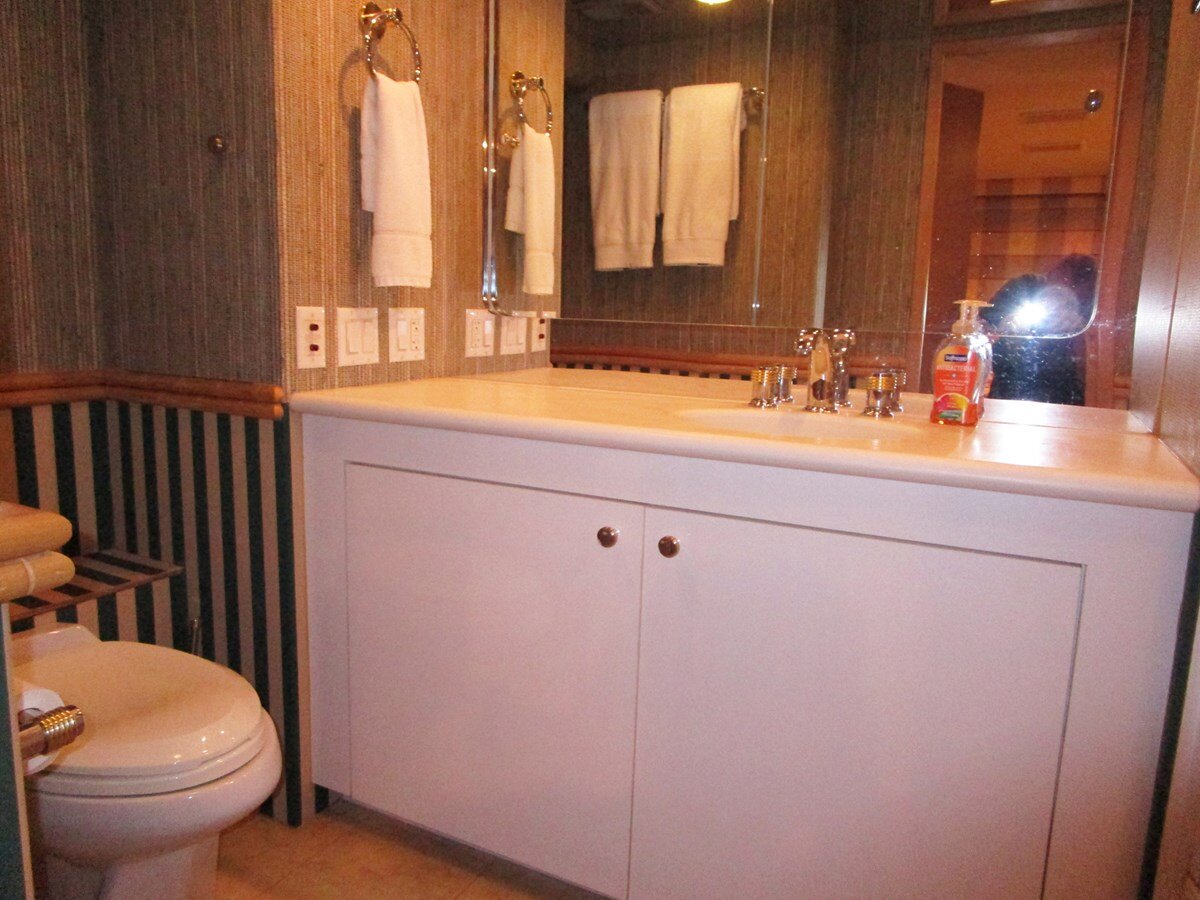 1998-hatteras-74-c9e6f4