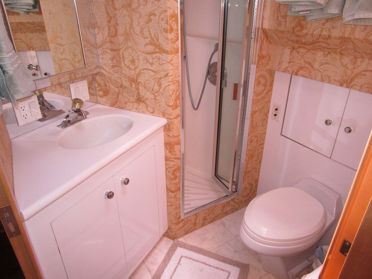 1998-hatteras-74-c9e6f4