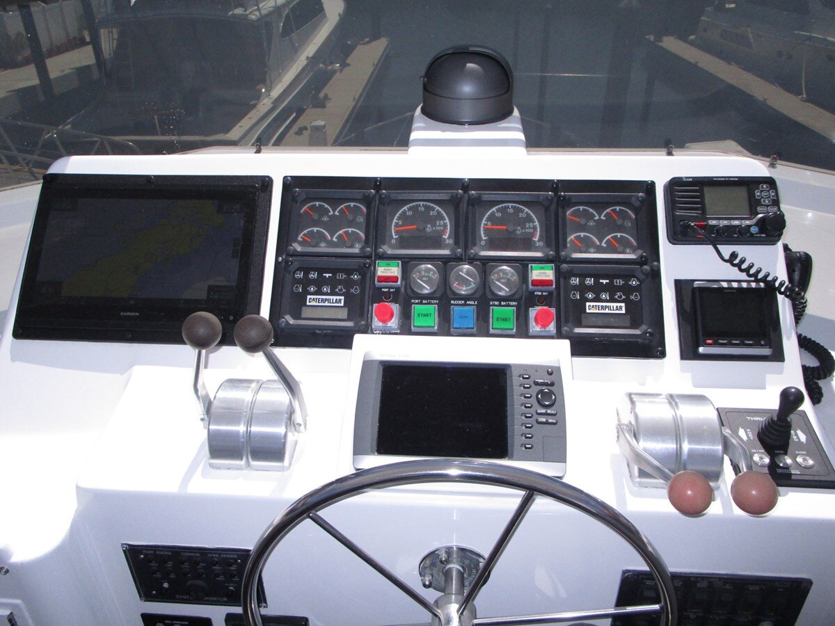 1998-hatteras-74-c9e6f4