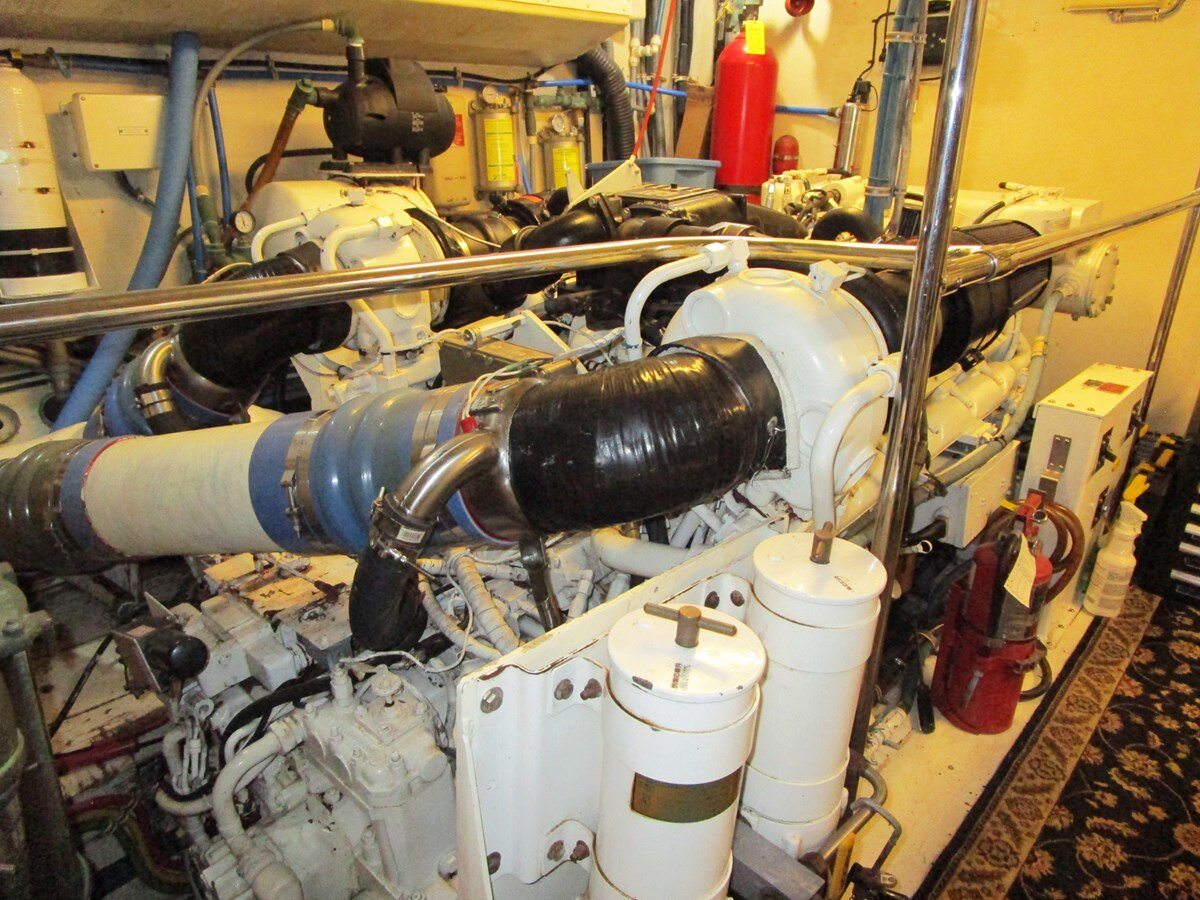 1998-hatteras-74-c9e6f4