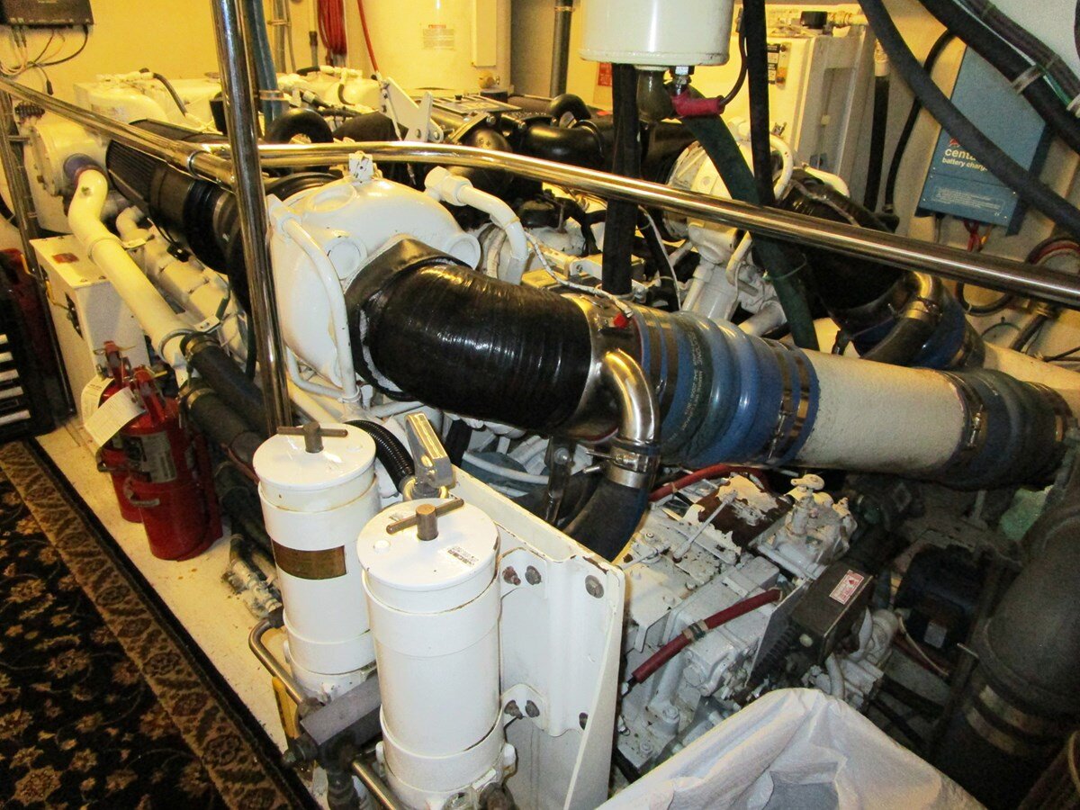 1998-hatteras-74-c9e6f4