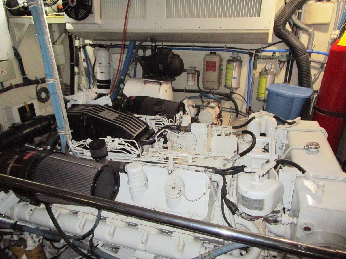 1998-hatteras-74-c9e6f4