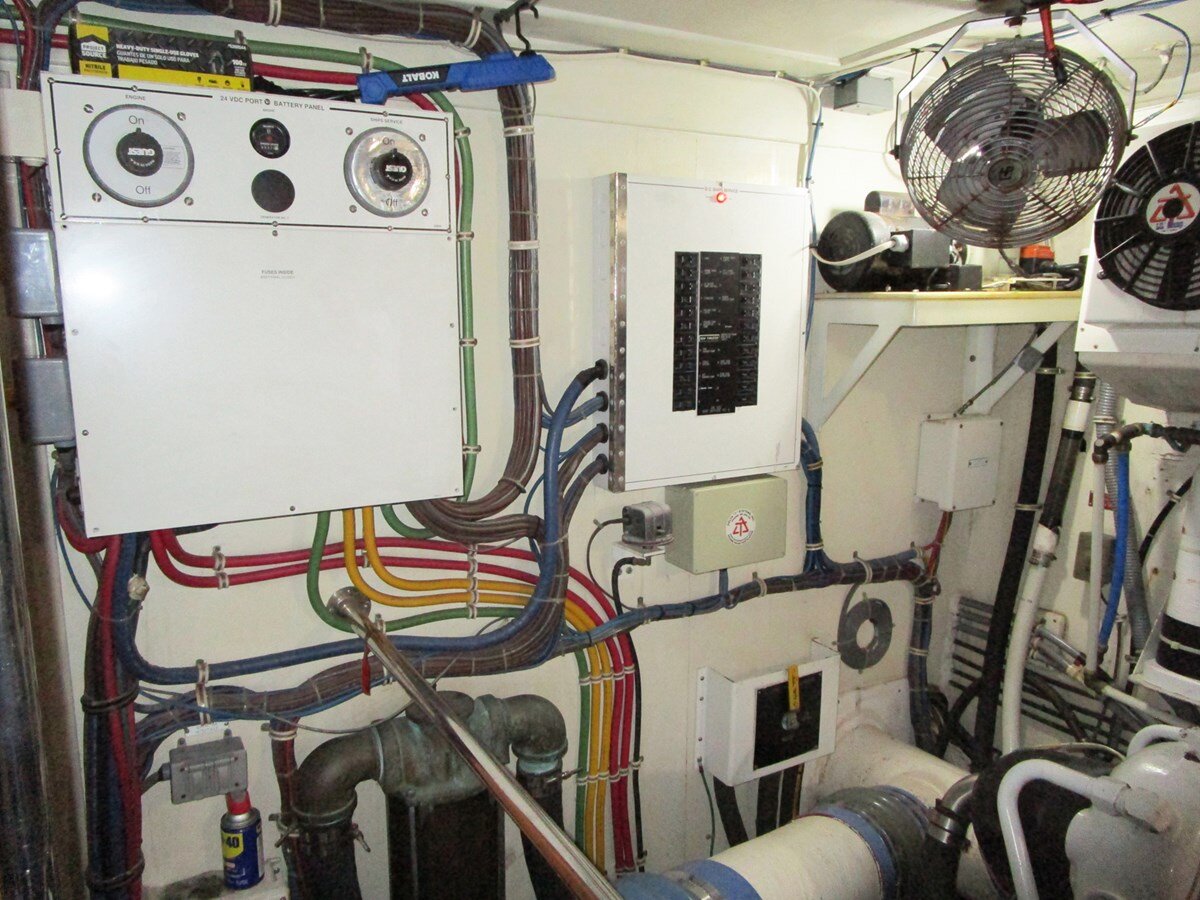 1998-hatteras-74-c9e6f4