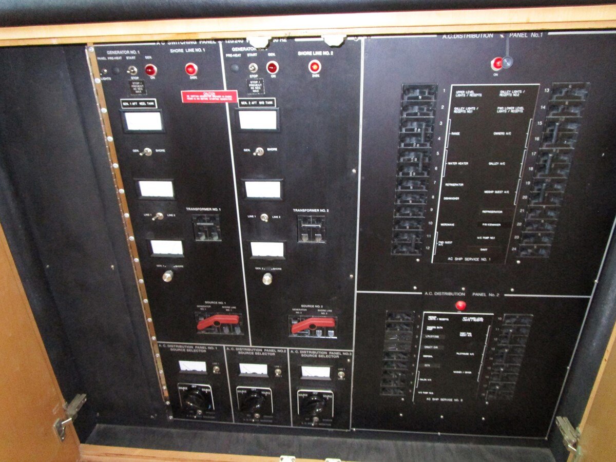 1998-hatteras-74-c9e6f4