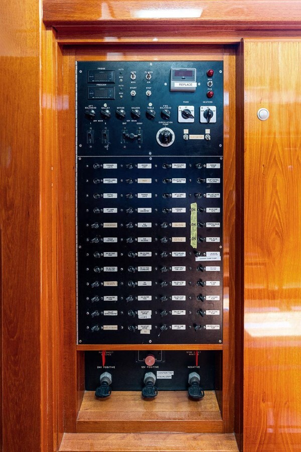 1998-kelly-archer-84-8323a6