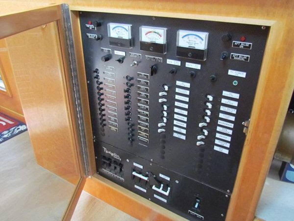 1998-navigator-53-59c4ff