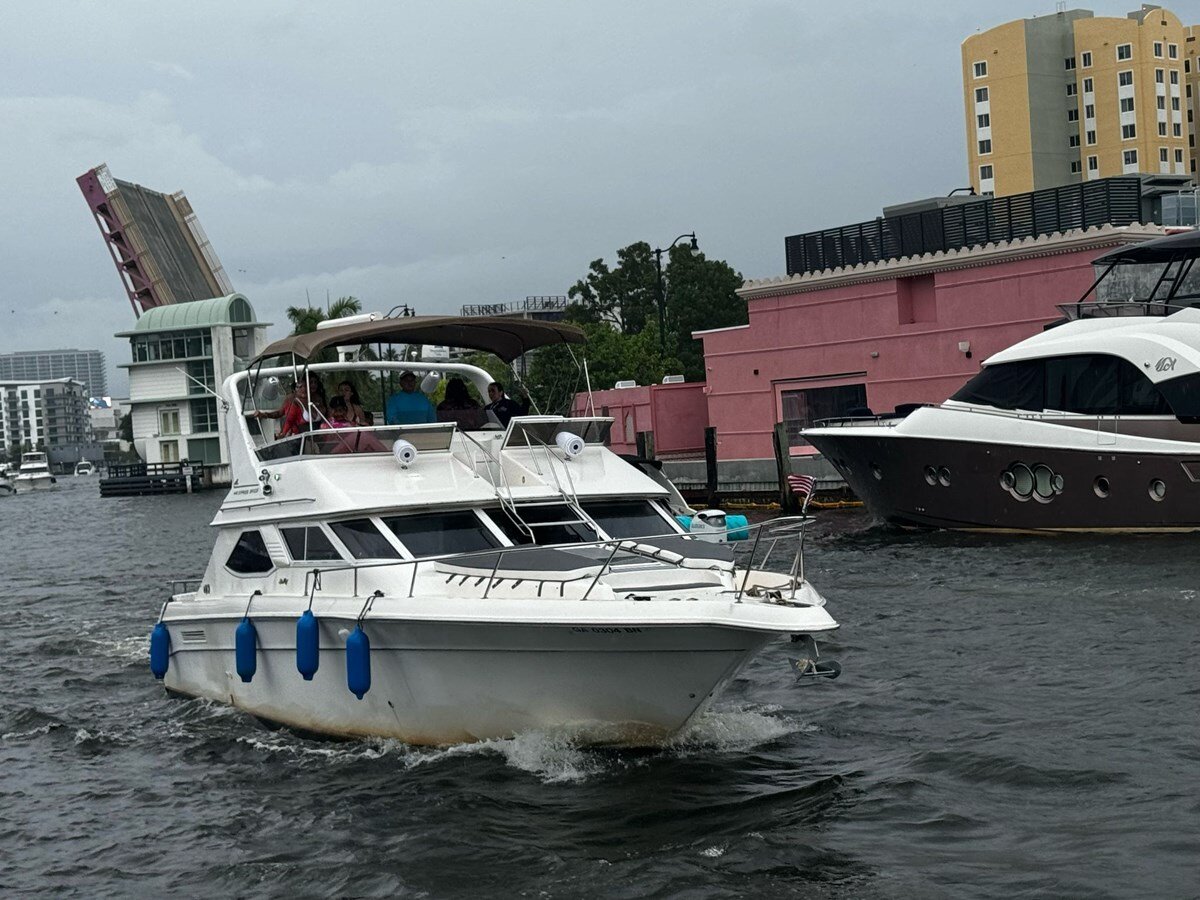 1998-sea-ray-44-d98b70