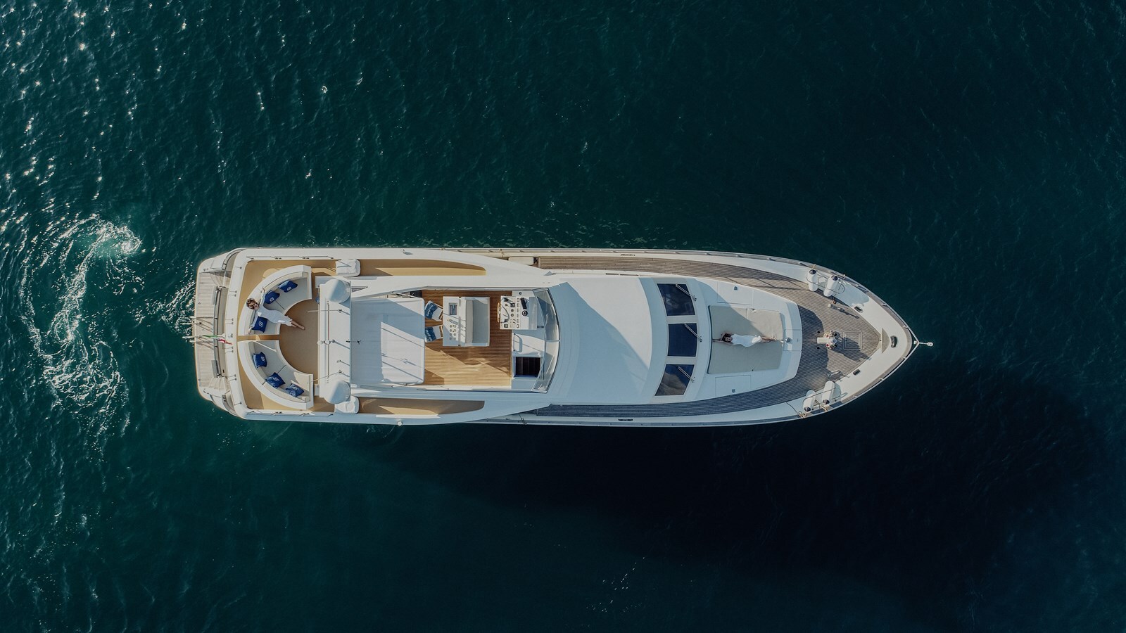 1998 VERSILCRAFT 82' 1