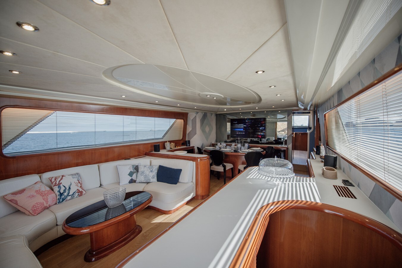 1998 VERSILCRAFT 82' 1