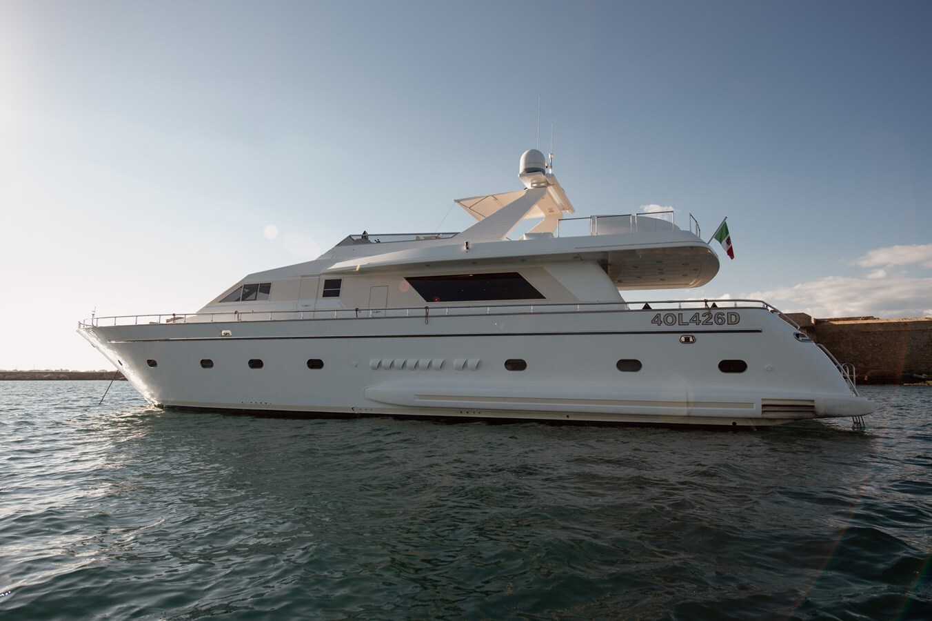 1998 VERSILCRAFT 82' 1