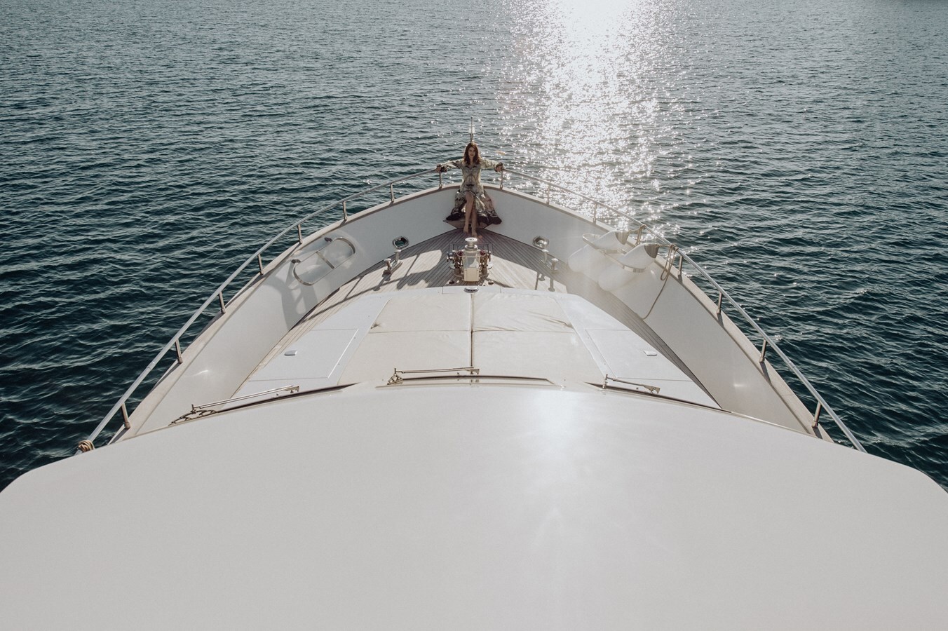 1998 VERSILCRAFT 82' 1