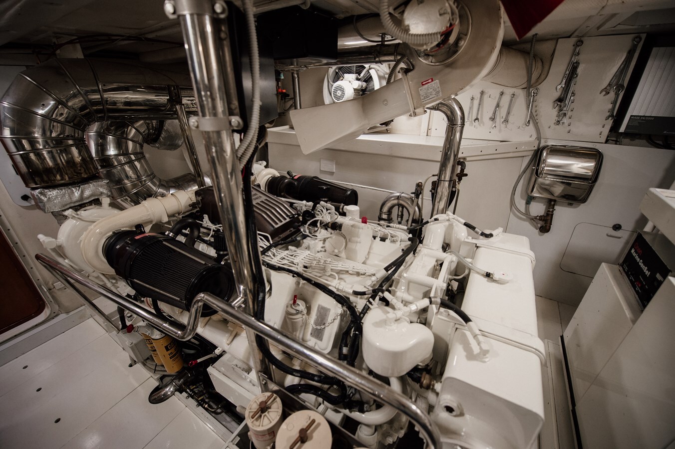 1998 VERSILCRAFT 82' 1