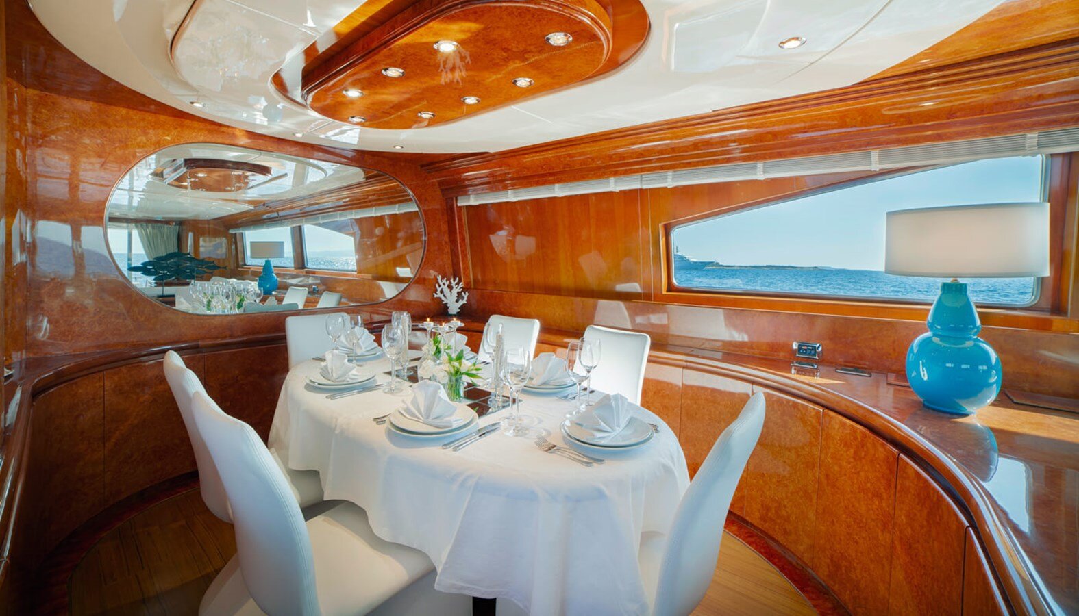 1999 ADMIRAL YACHTS 85' 4