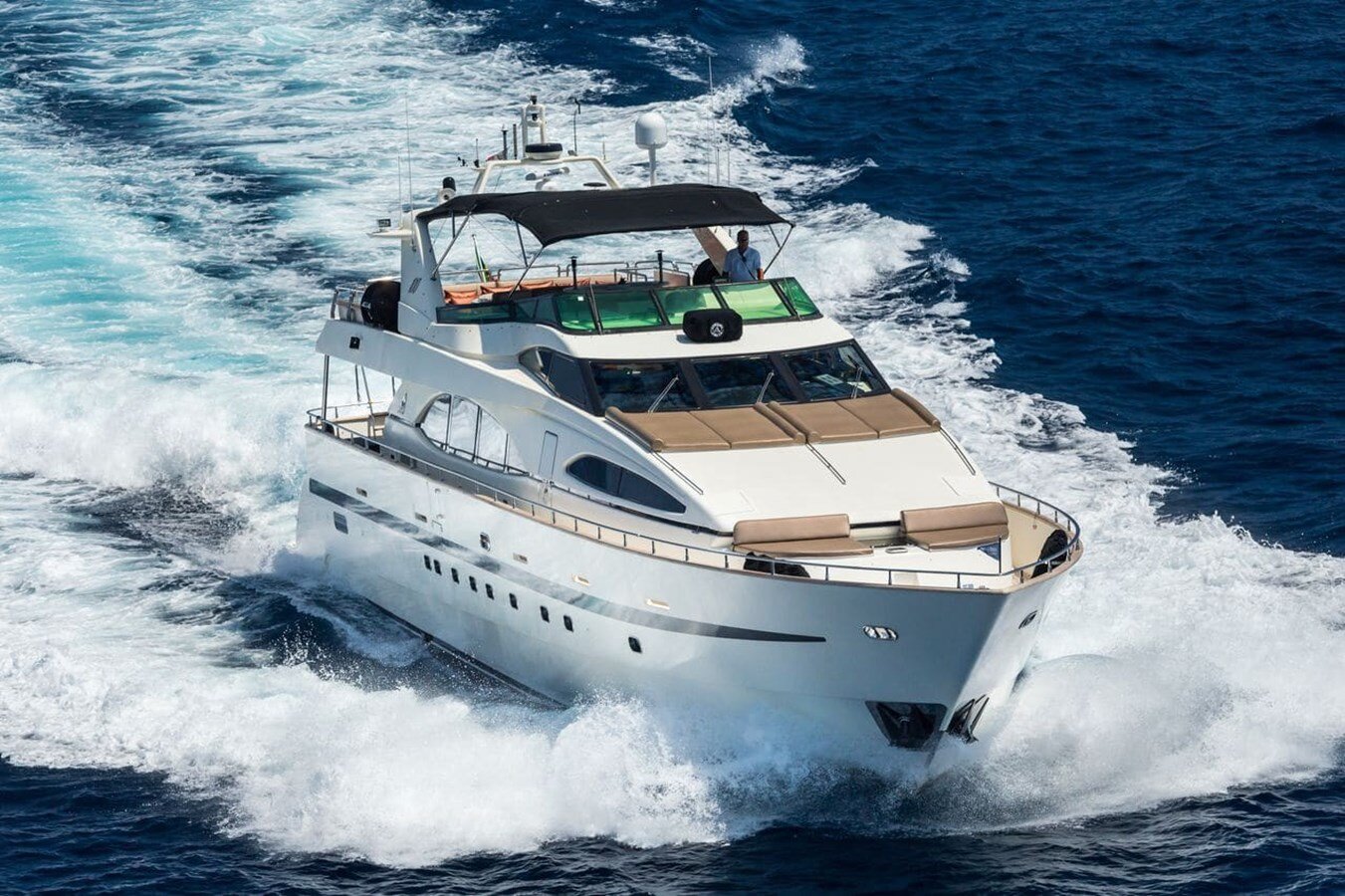 1999 AZIMUT YACHTS 98' 6