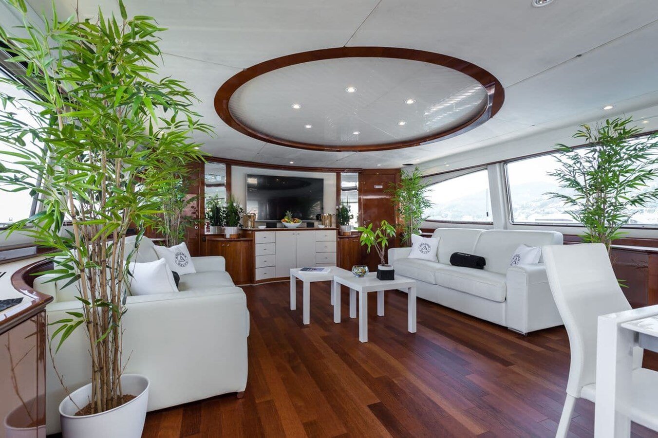 1999 AZIMUT YACHTS 98' 6