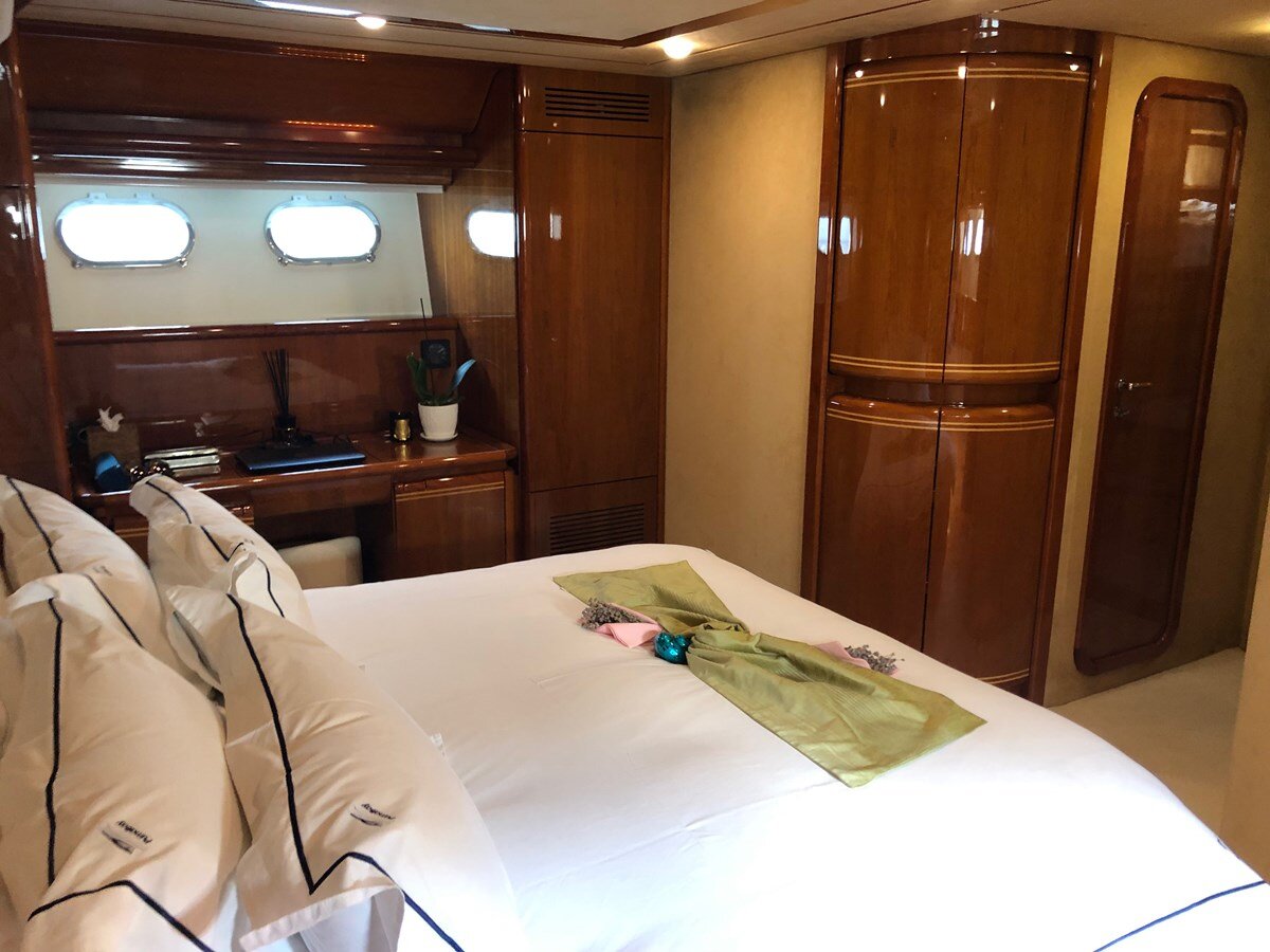 1999-ferretti-80-7-43f618