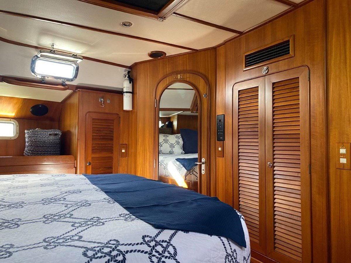 1999-queen-long-marine-54-1-5a9f04