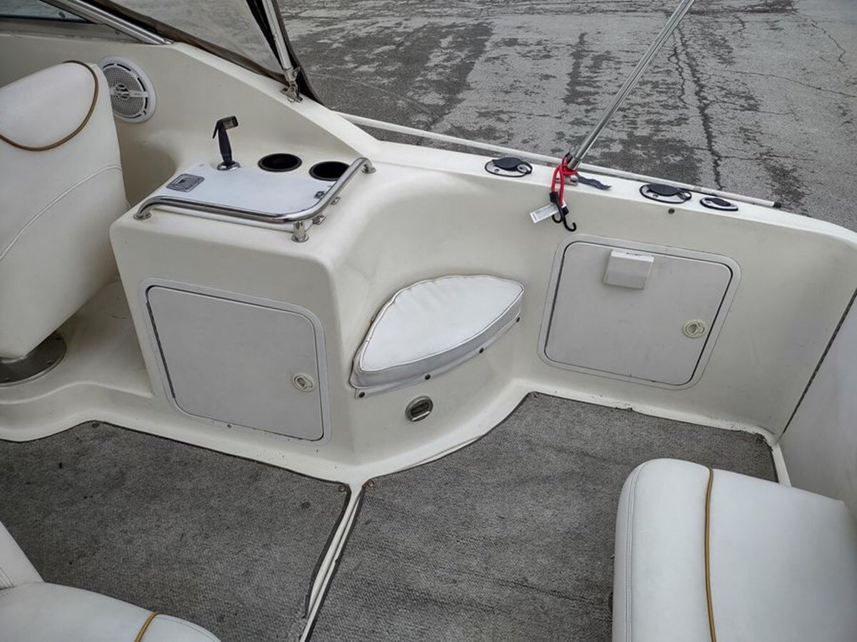 1999-sea-ray-26-95372e