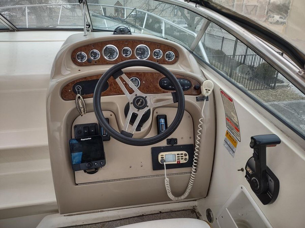 1999-sea-ray-26-95372e