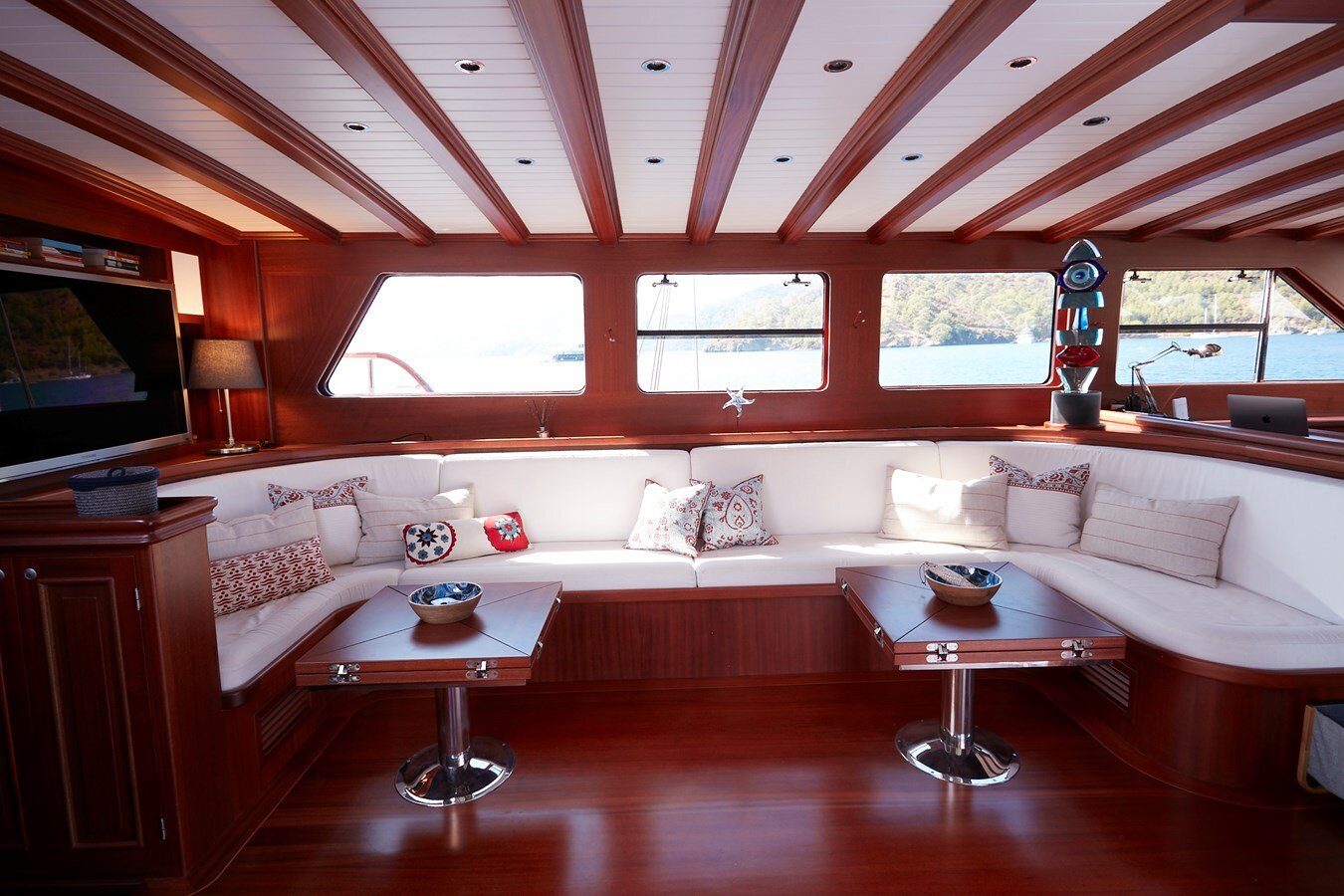 2000-1-hull-124-9-199404