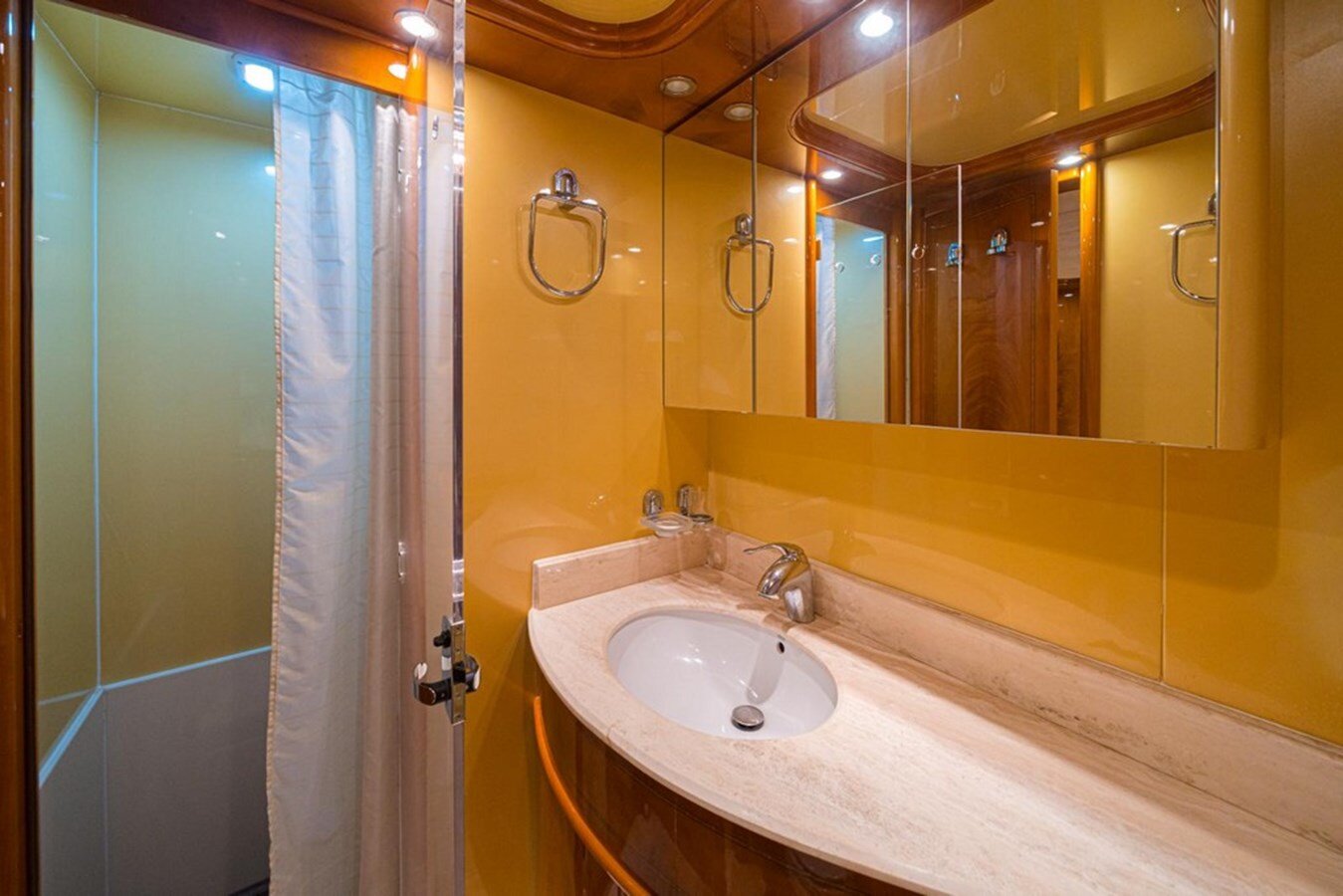 2000-astondoa-78-7-7cb8d7