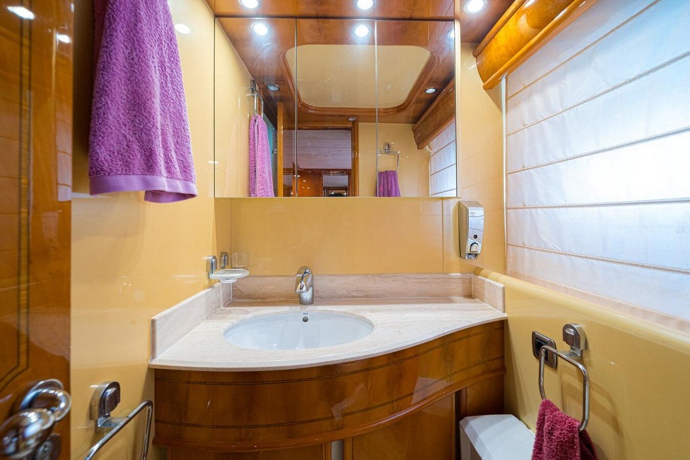 2000-astondoa-78-7-7cb8d7