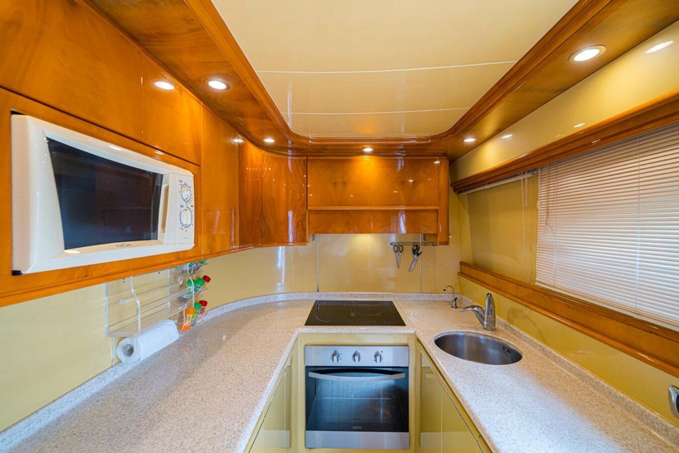 2000-astondoa-78-7-7cb8d7