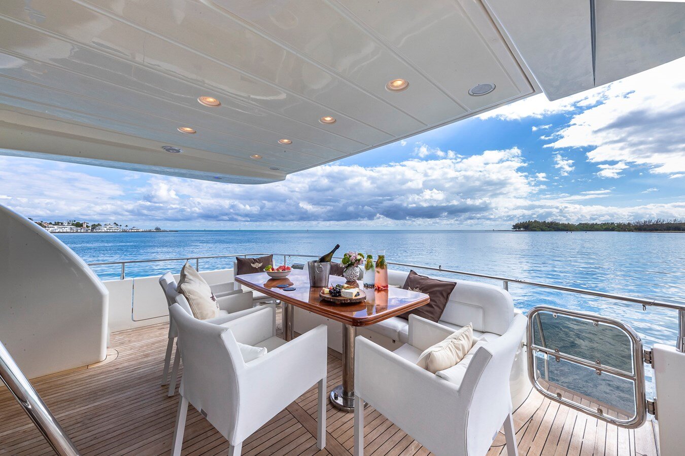 2000-azimut-yachts-69-11-ab81c5