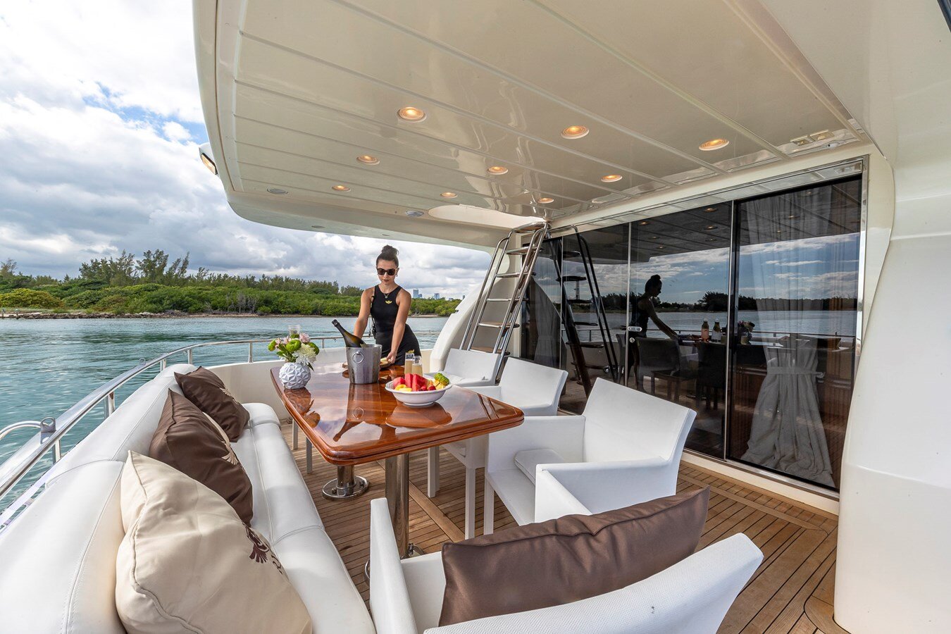 2000-azimut-yachts-69-11-ab81c5