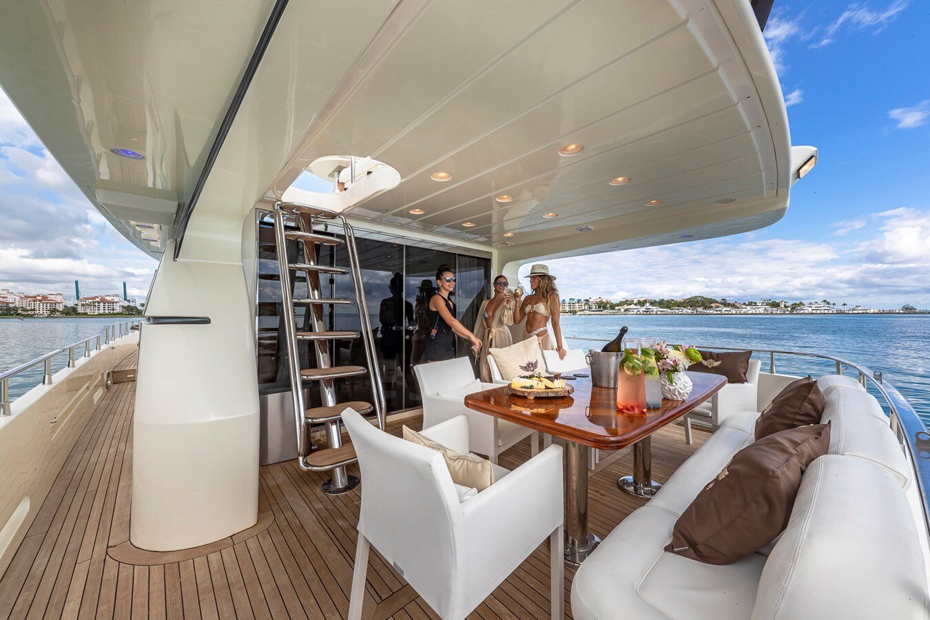 2000-azimut-yachts-69-11-ab81c5