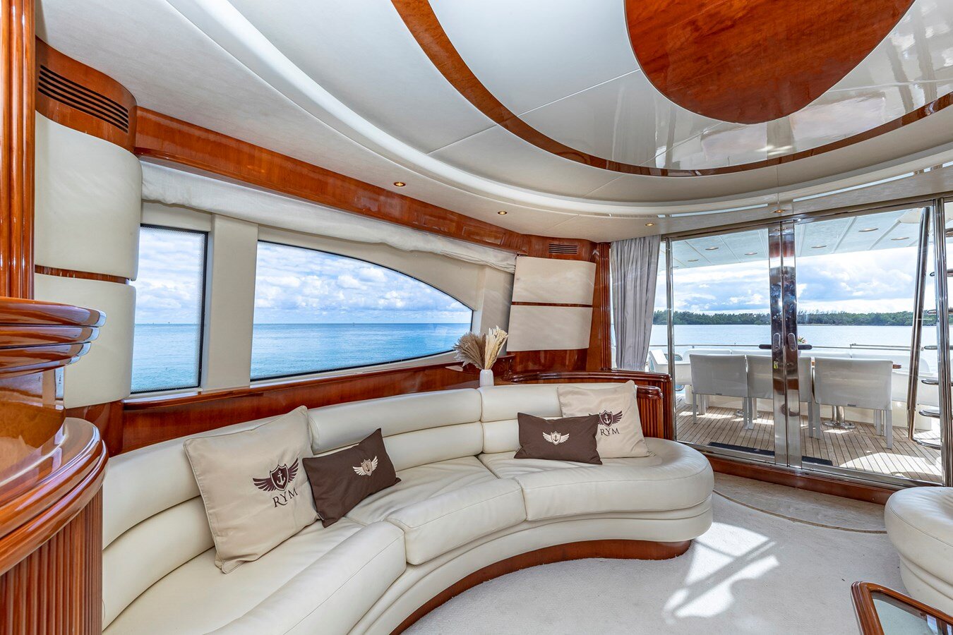 2000-azimut-yachts-69-11-ab81c5