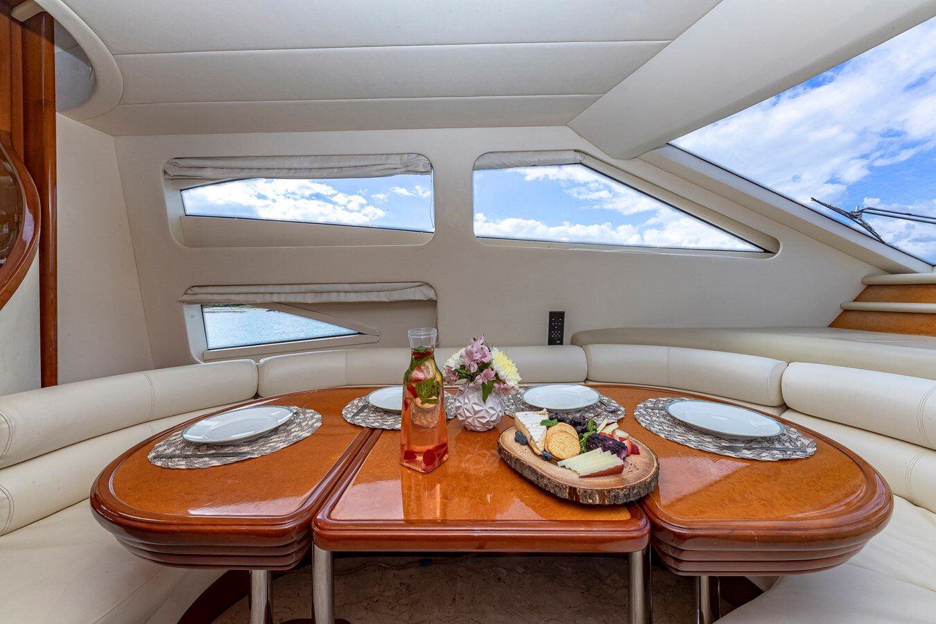 2000-azimut-yachts-69-11-ab81c5