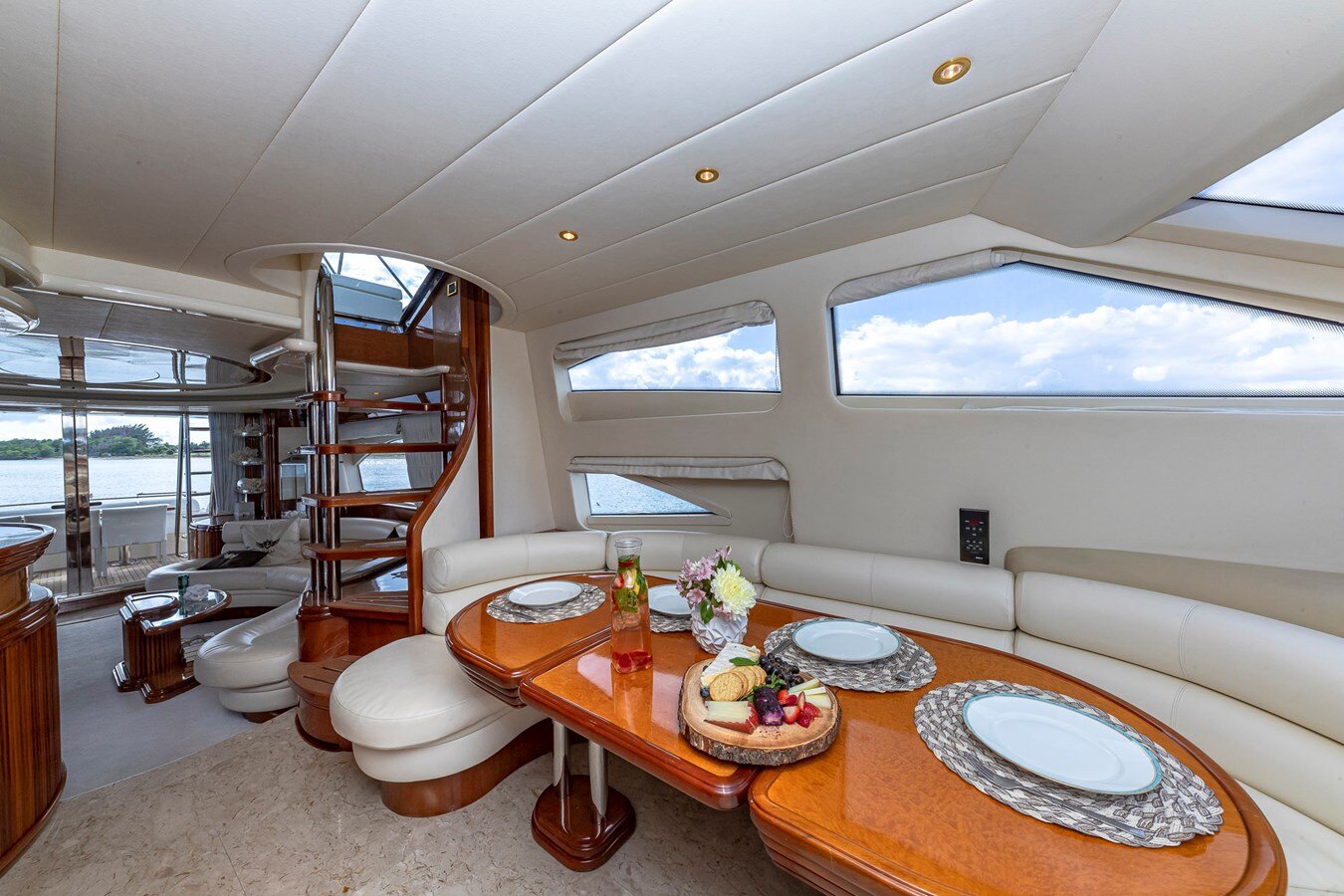 2000-azimut-yachts-69-11-ab81c5