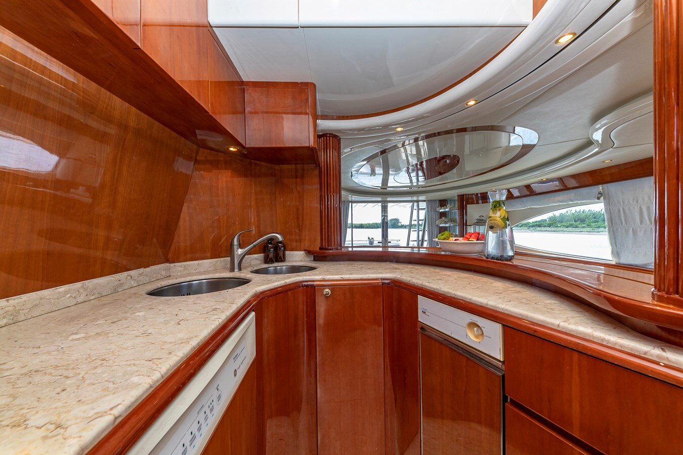 2000-azimut-yachts-69-11-ab81c5