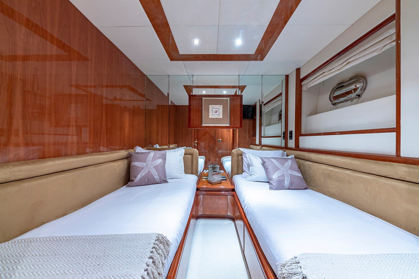 2000-azimut-yachts-69-11-ab81c5