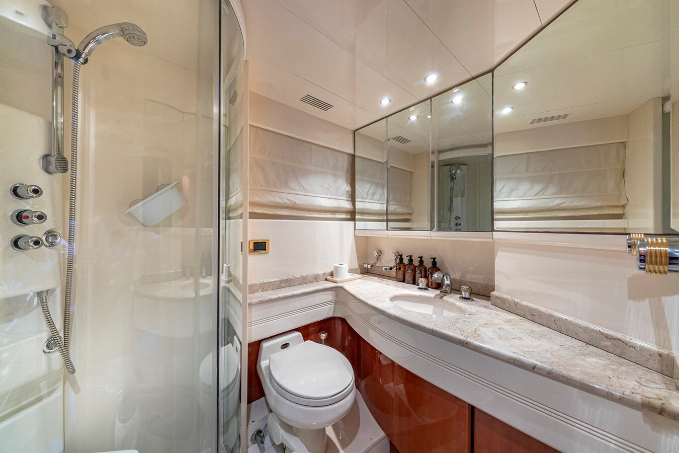 2000-azimut-yachts-69-11-ab81c5