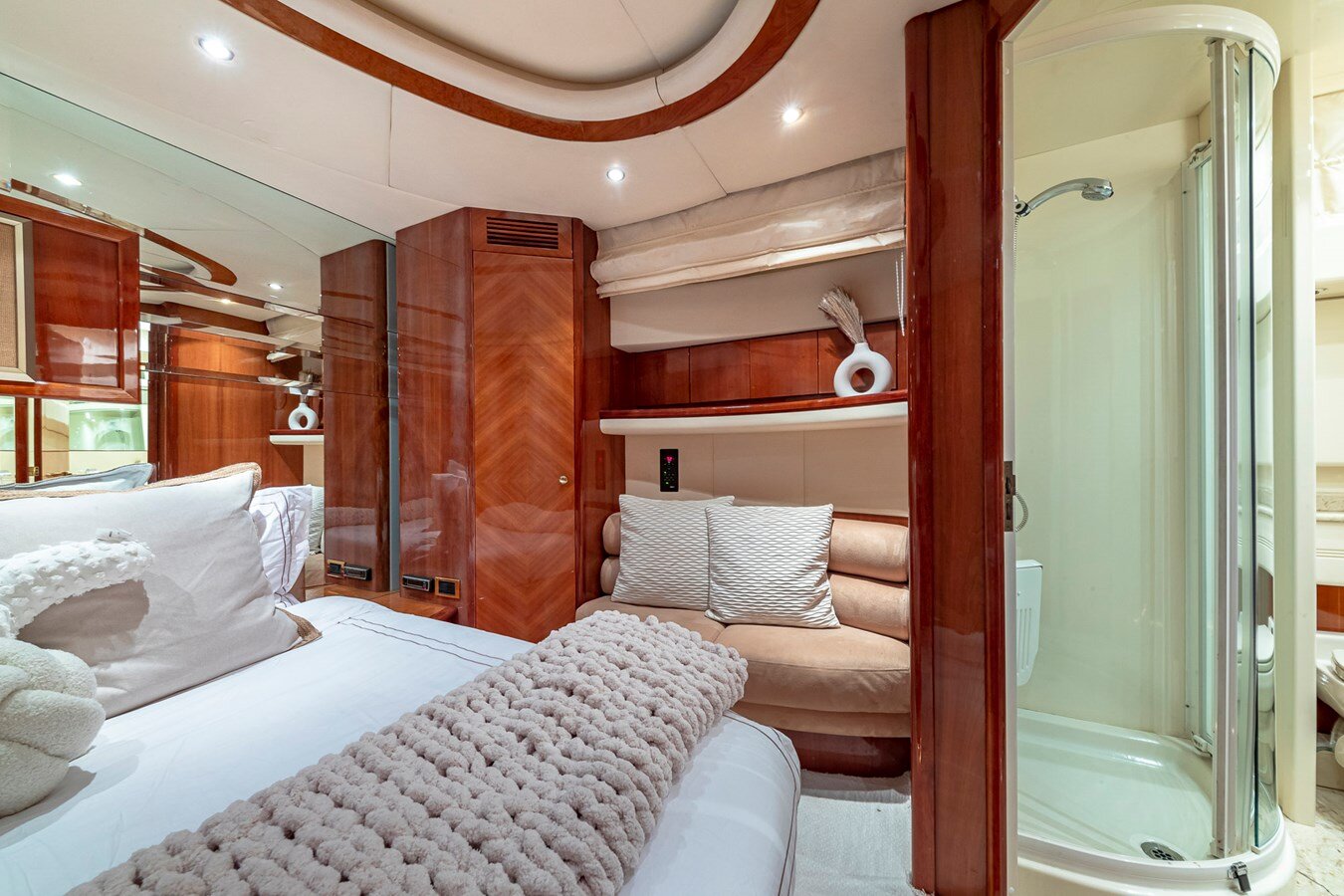 2000-azimut-yachts-69-11-ab81c5