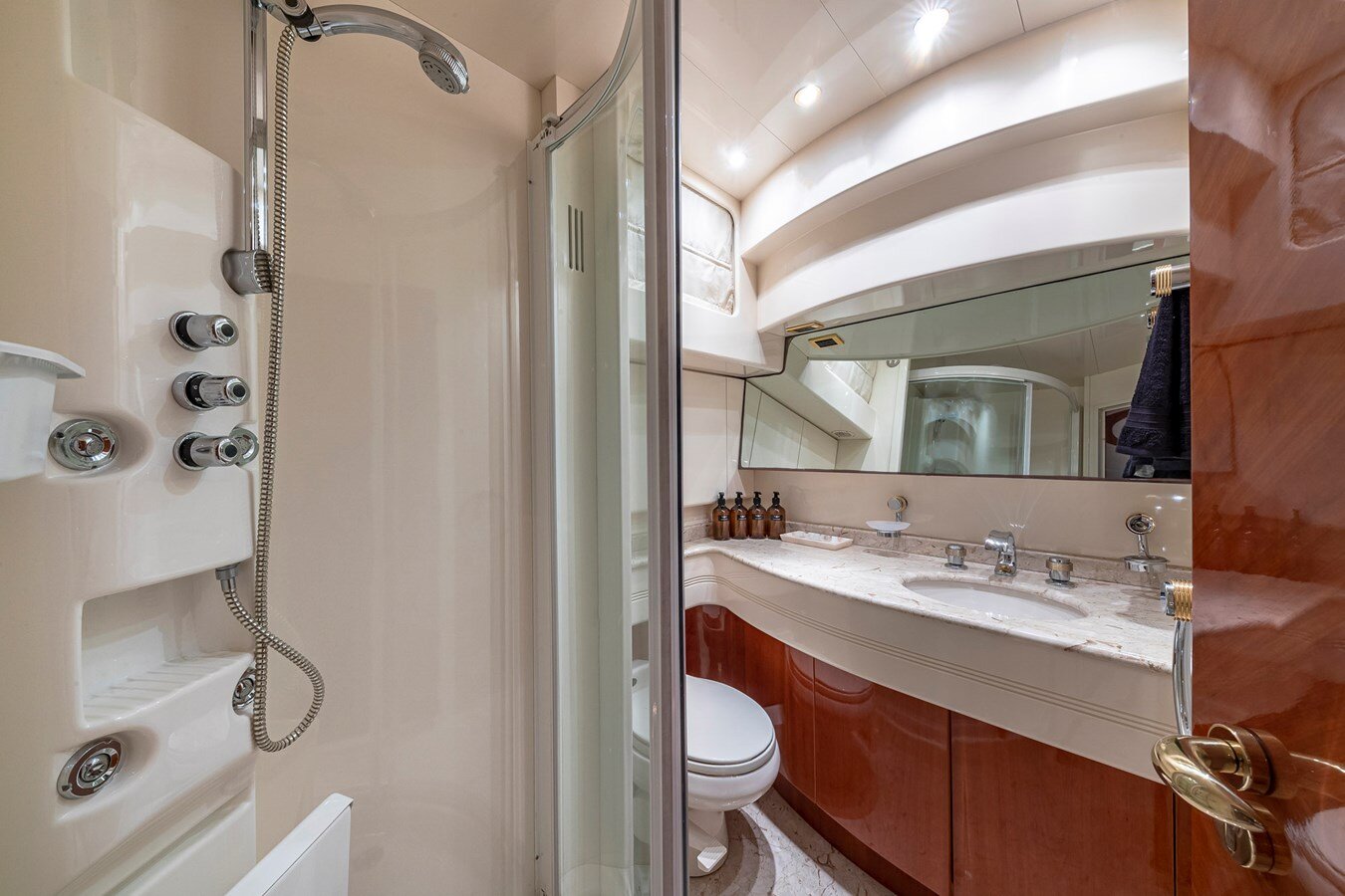 2000-azimut-yachts-69-11-ab81c5