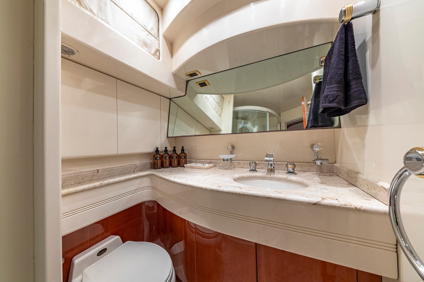 2000-azimut-yachts-69-11-ab81c5