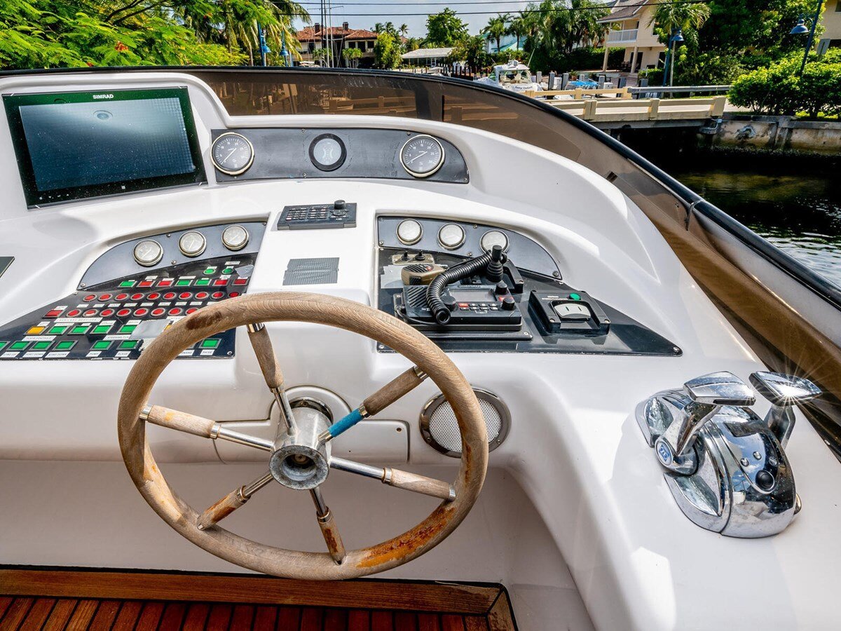 2000-azimut-yachts-70-d7b04d