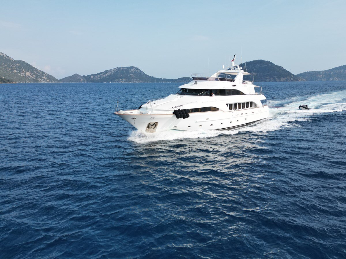 2000-benetti-115-2-fe650f