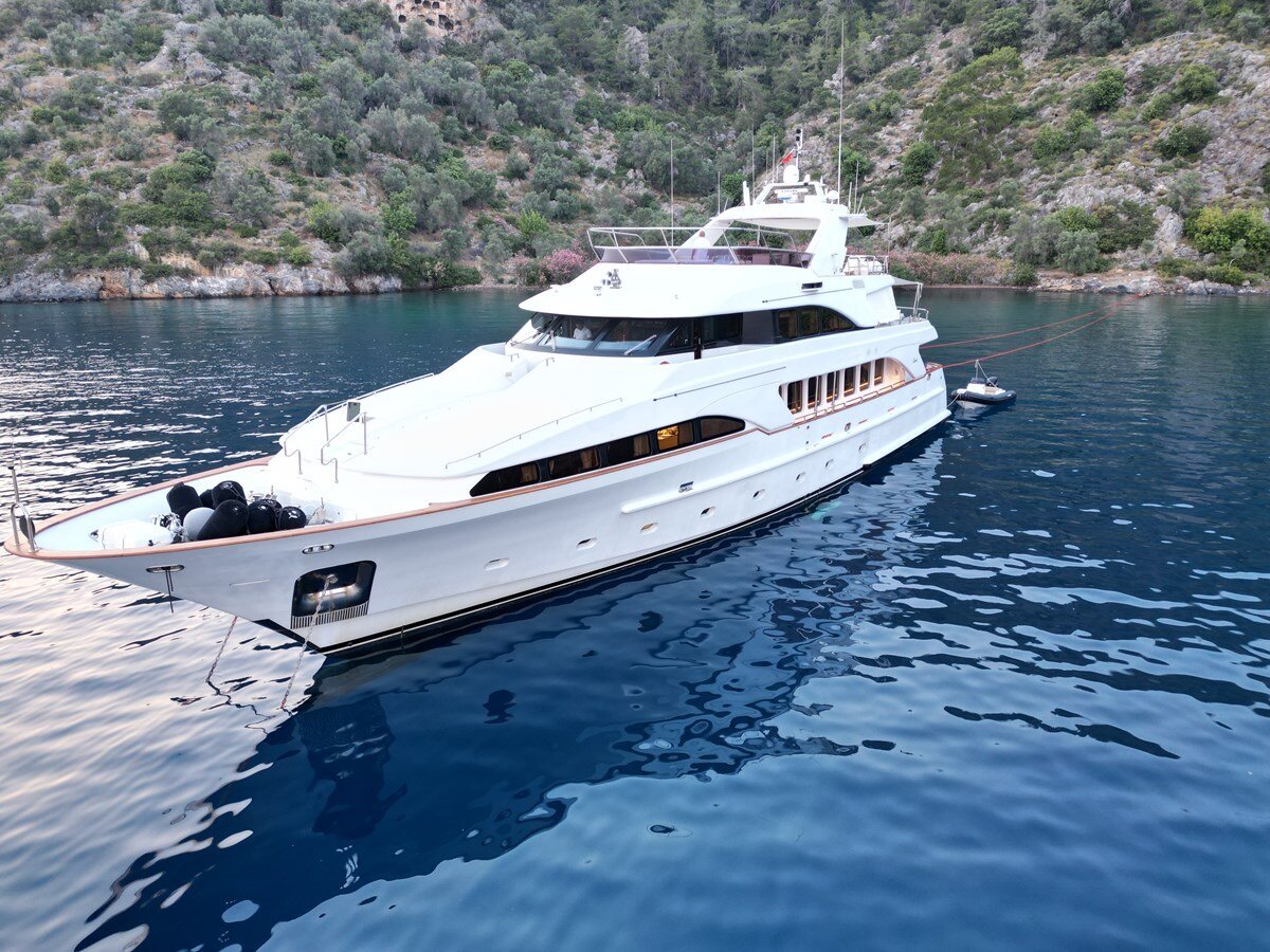 2000-benetti-115-2-fe650f