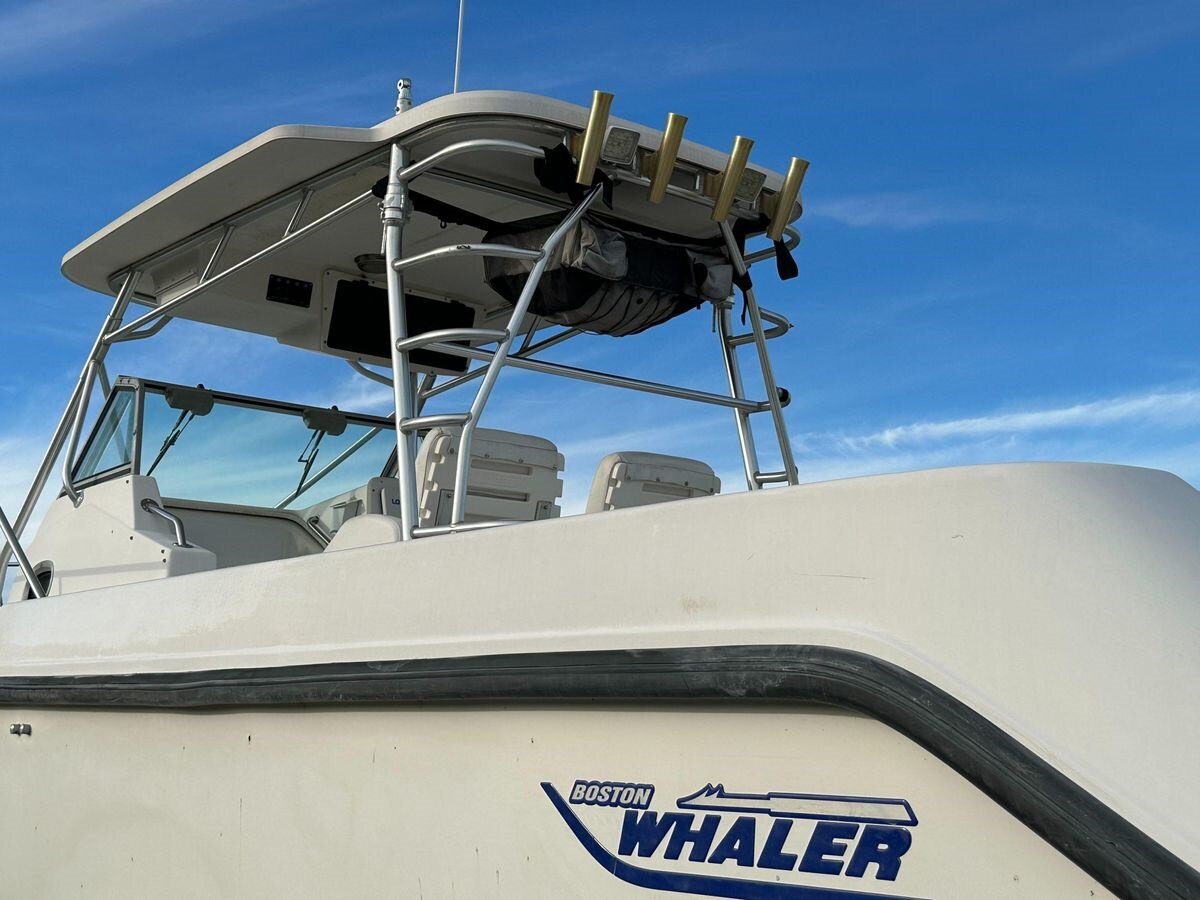 2000-boston-whaler-28-dcda11