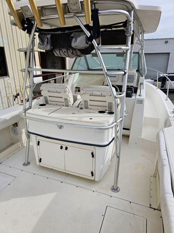 2000-boston-whaler-28-dcda11