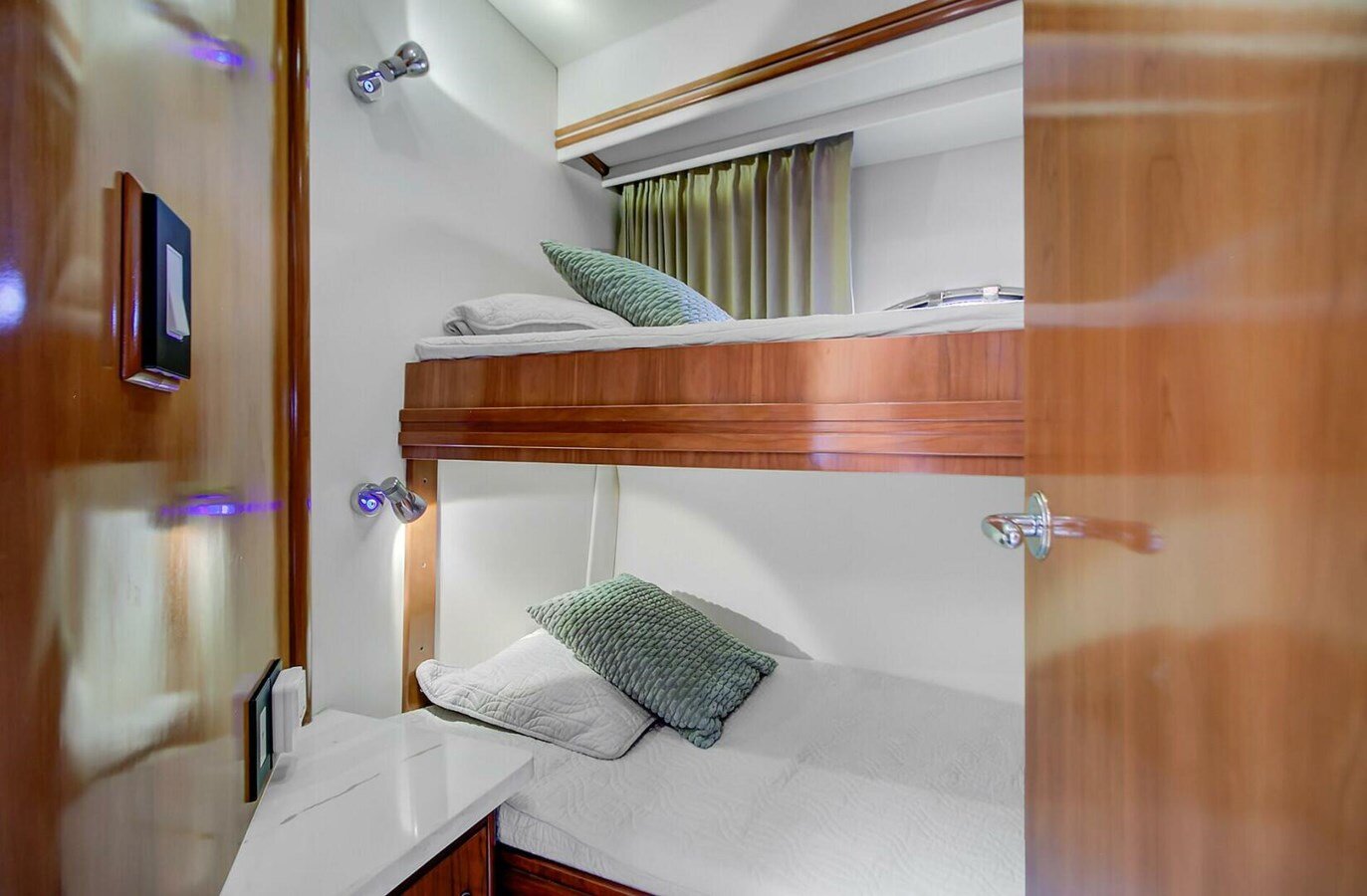 2000-carver-53-9-5ef8df