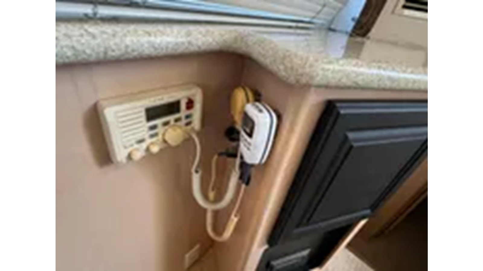 2000-carver-yachts-41-1-b9a329